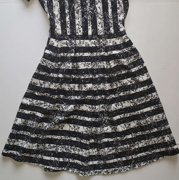 SOLD Lularoe Amelia Dress - Picture 2 of 4